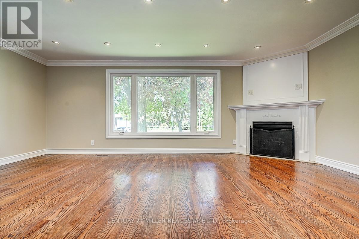 37 DALLINGTON DRIVE - 23