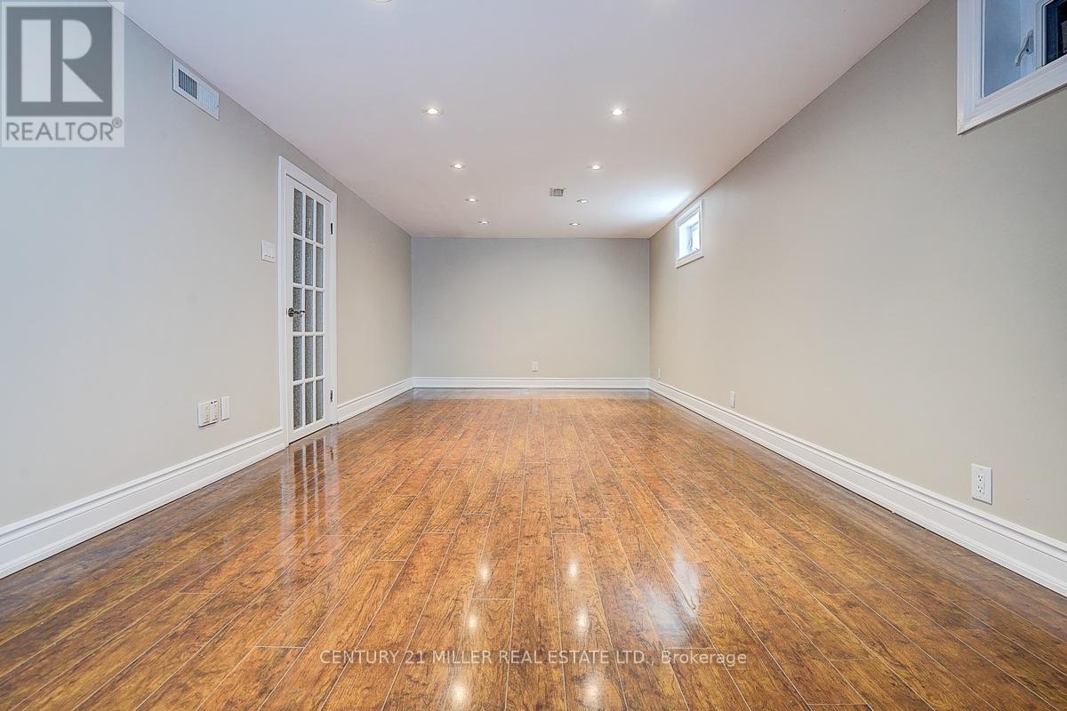 37 DALLINGTON DRIVE - 35