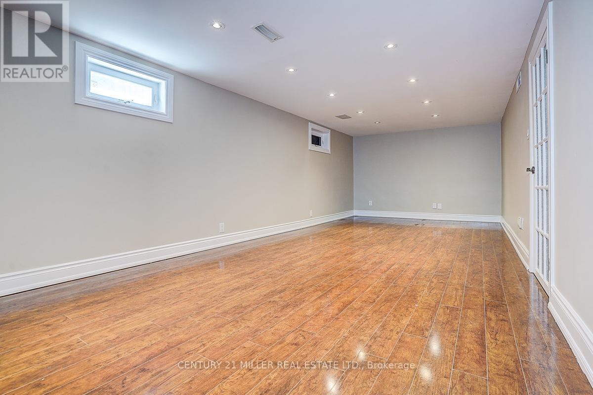37 DALLINGTON DRIVE - 36