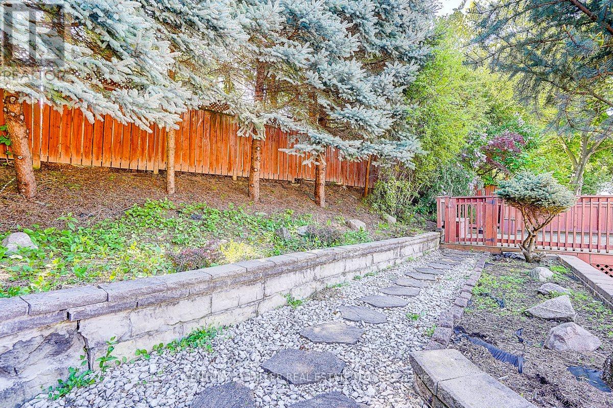 37 DALLINGTON DRIVE - 39