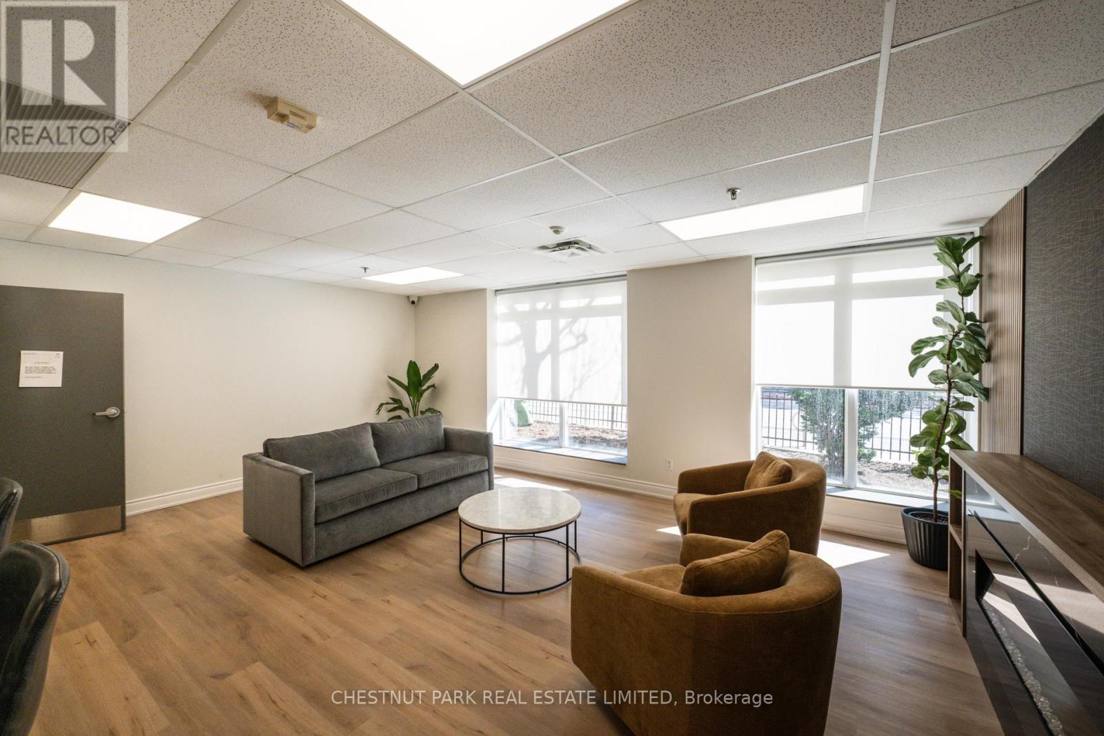 #TH8 140 BATHURST STREET - 46