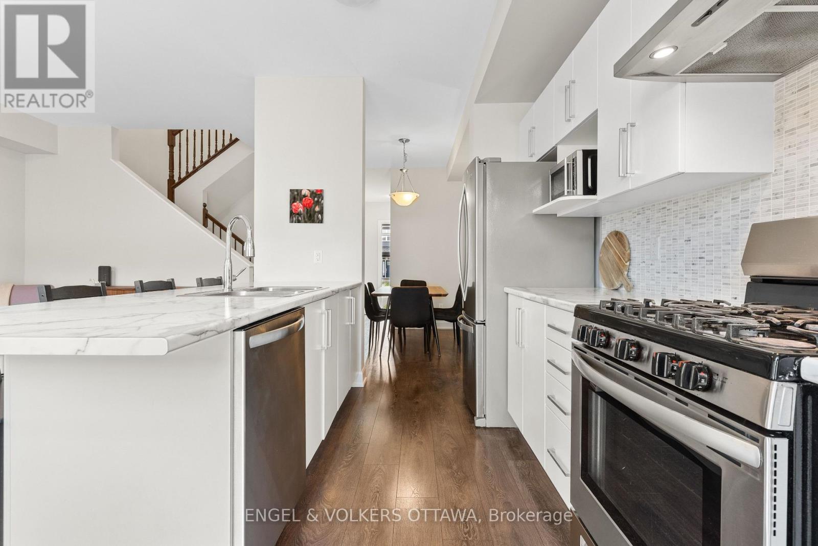 205 GEYSER PLACE - 10