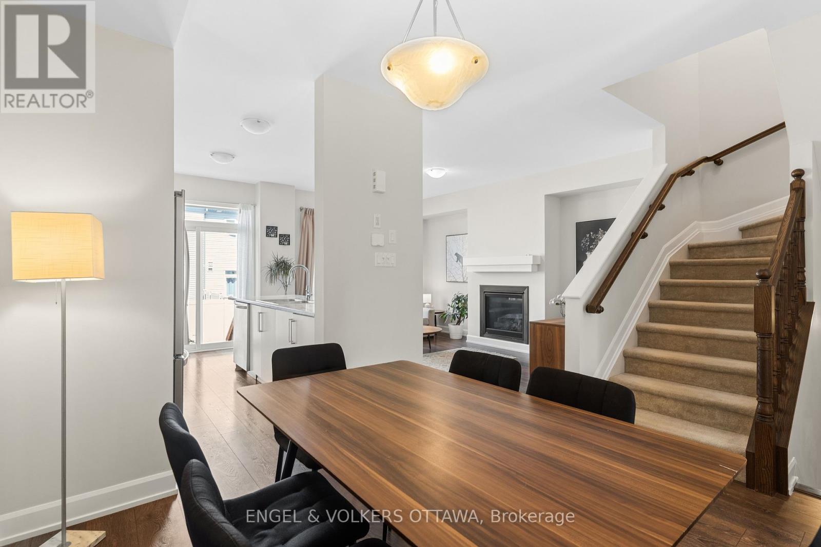 205 GEYSER PLACE - 7