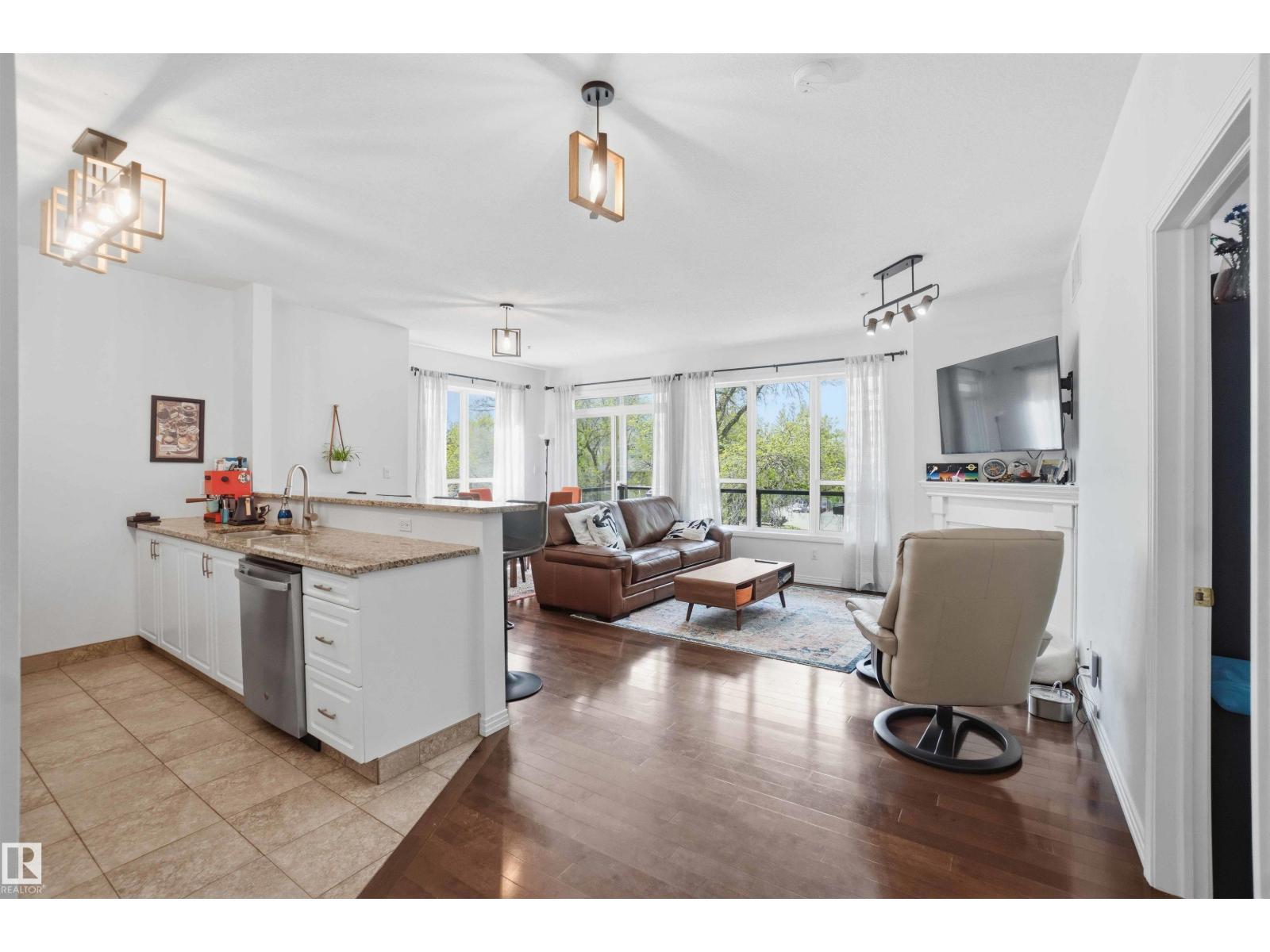 #333 10023 110 ST NW - 24