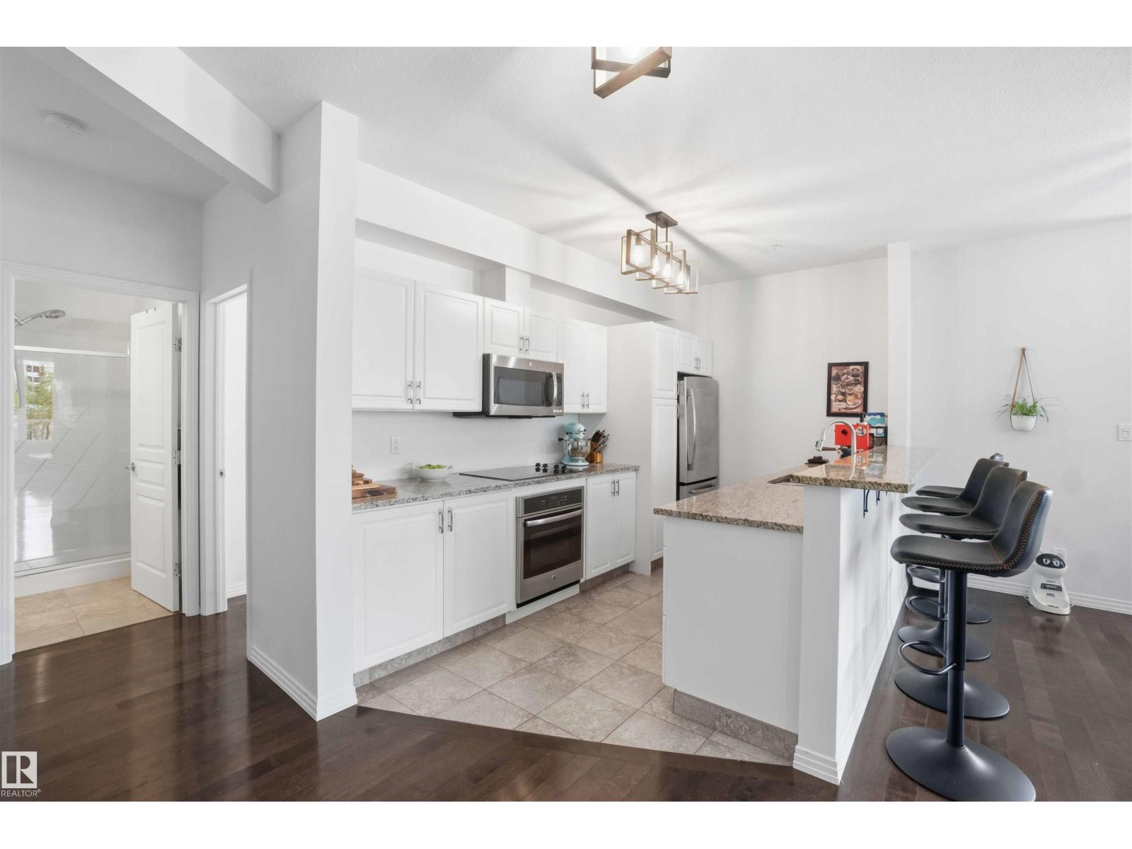 #333 10023 110 ST NW - 27