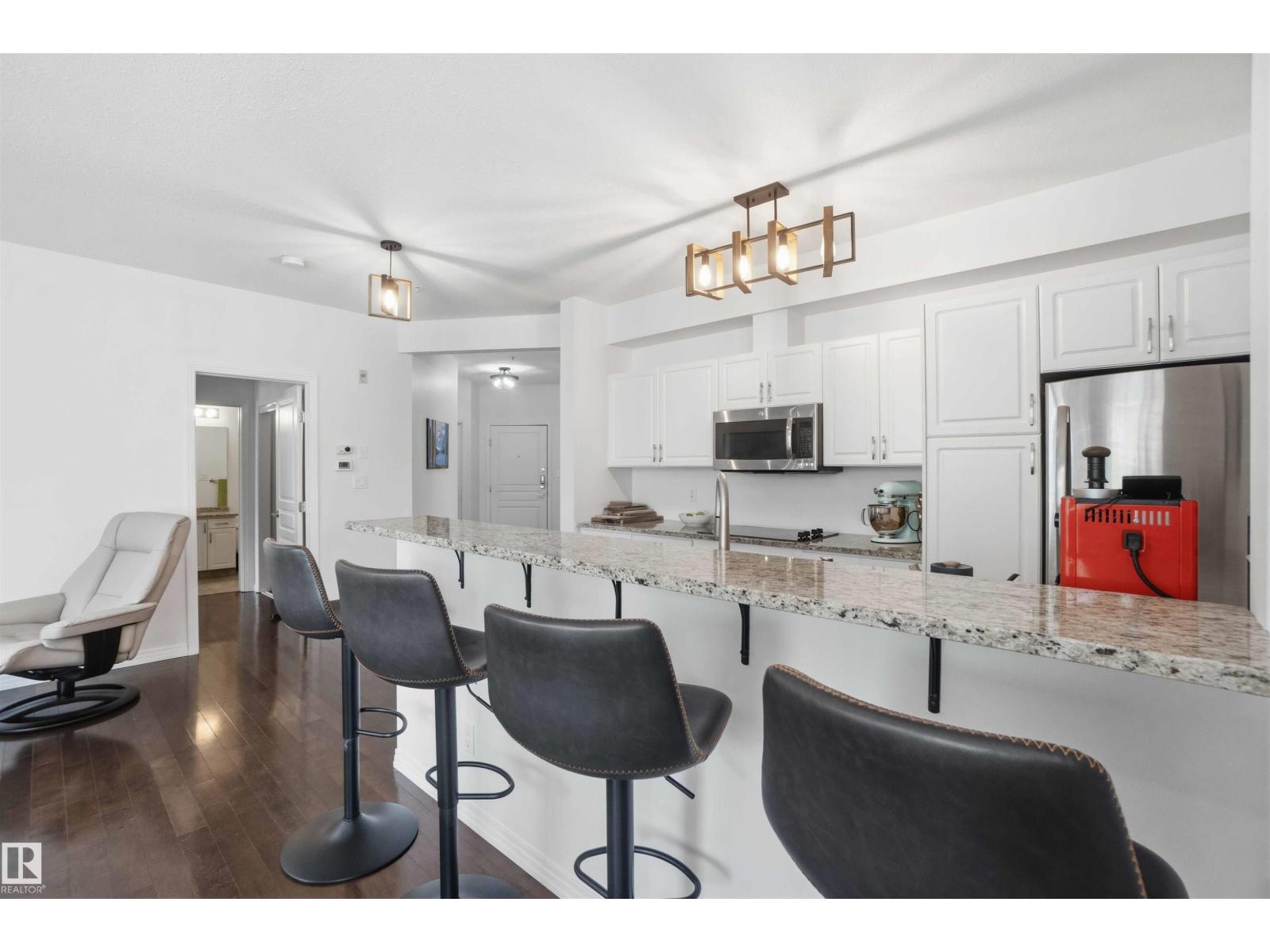 #333 10023 110 ST NW - 28