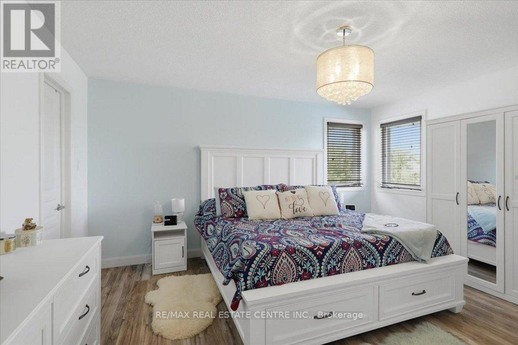 126 GOLDSCHMIDT CRESCENT - 25
