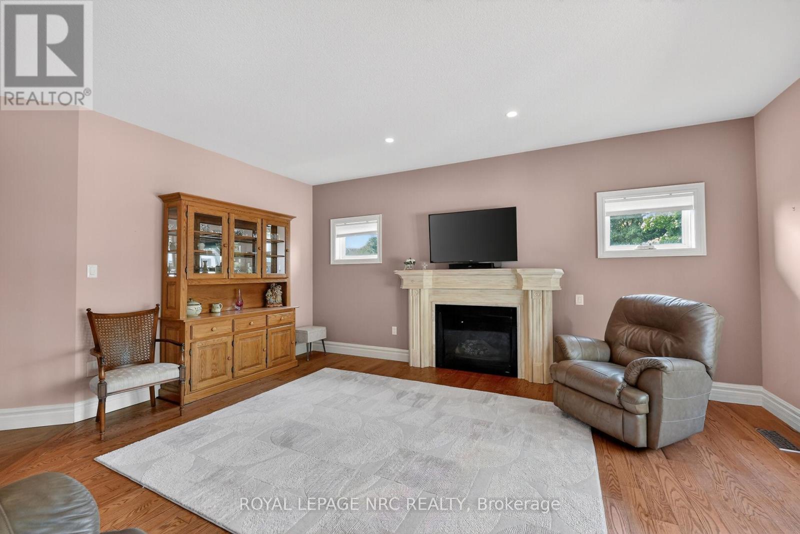 353 STATION STREET - 19