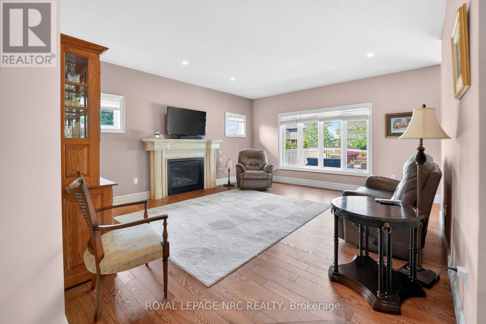 353 STATION STREET - 20