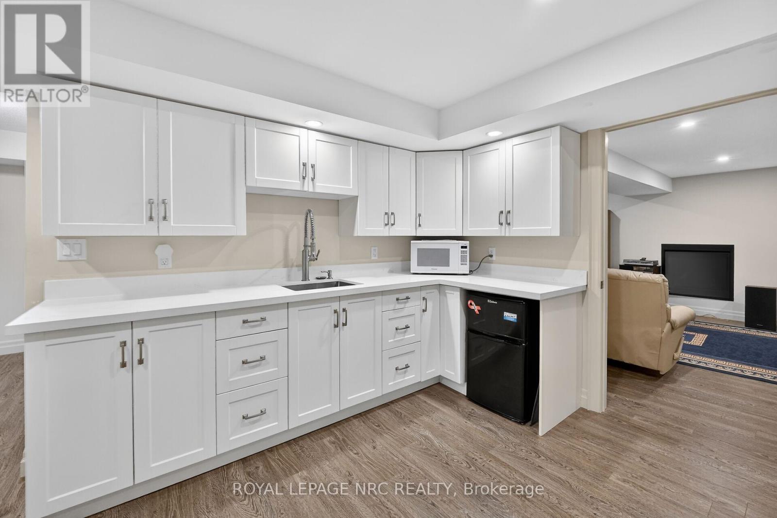 353 STATION STREET - 29