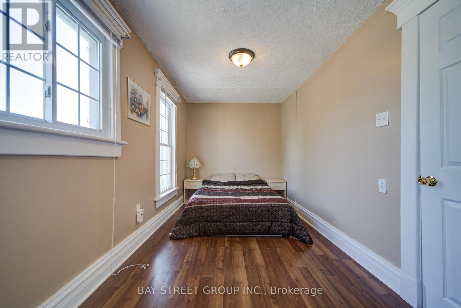4680 EASTWOOD CRESCENT - 21