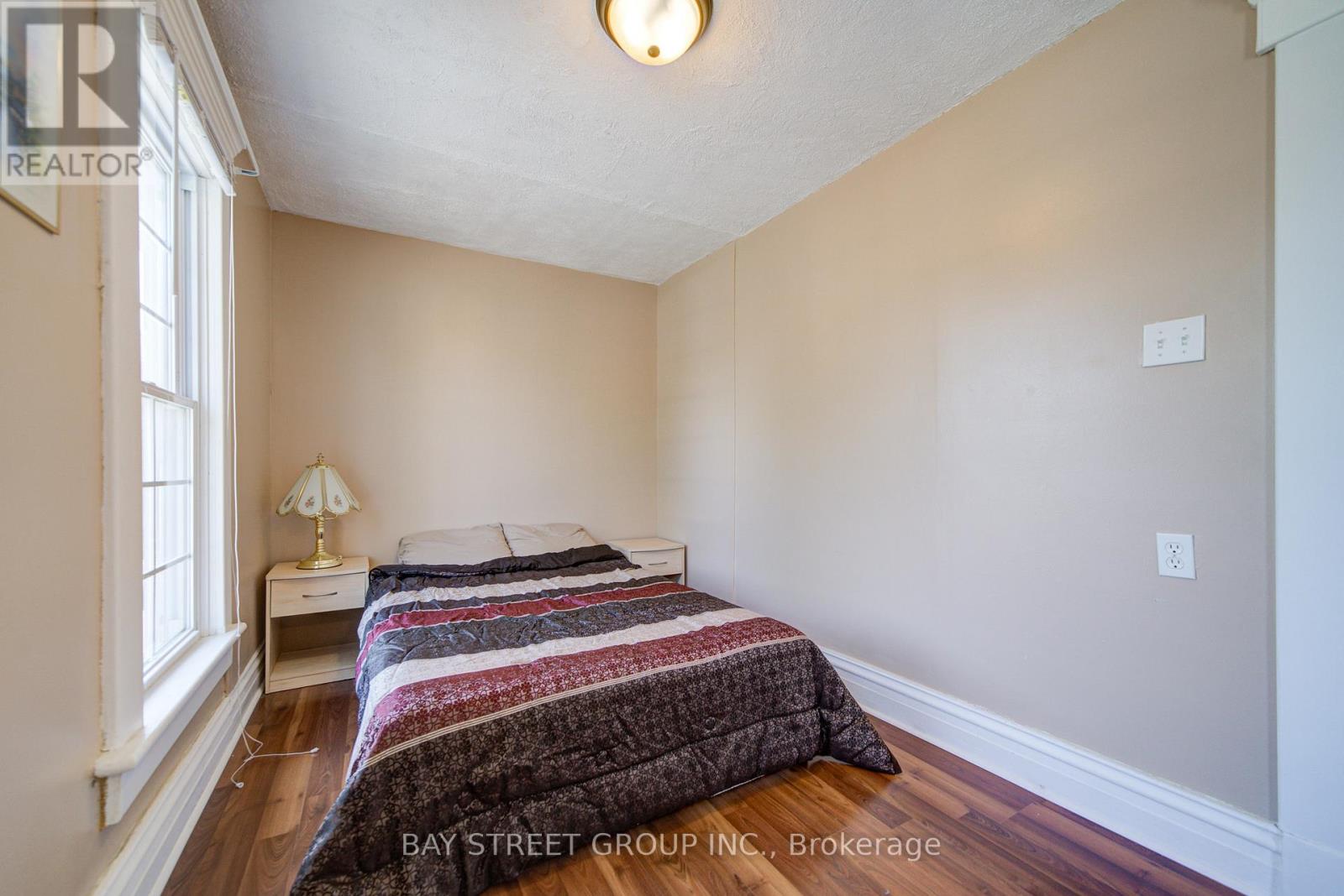 4680 EASTWOOD CRESCENT - 22