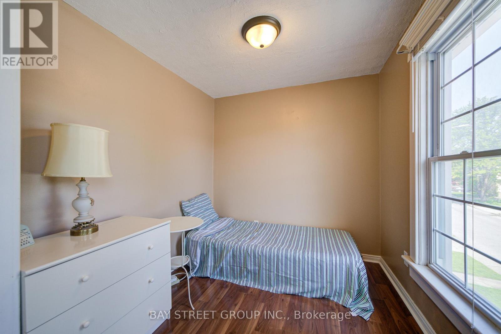 4680 EASTWOOD CRESCENT - 23