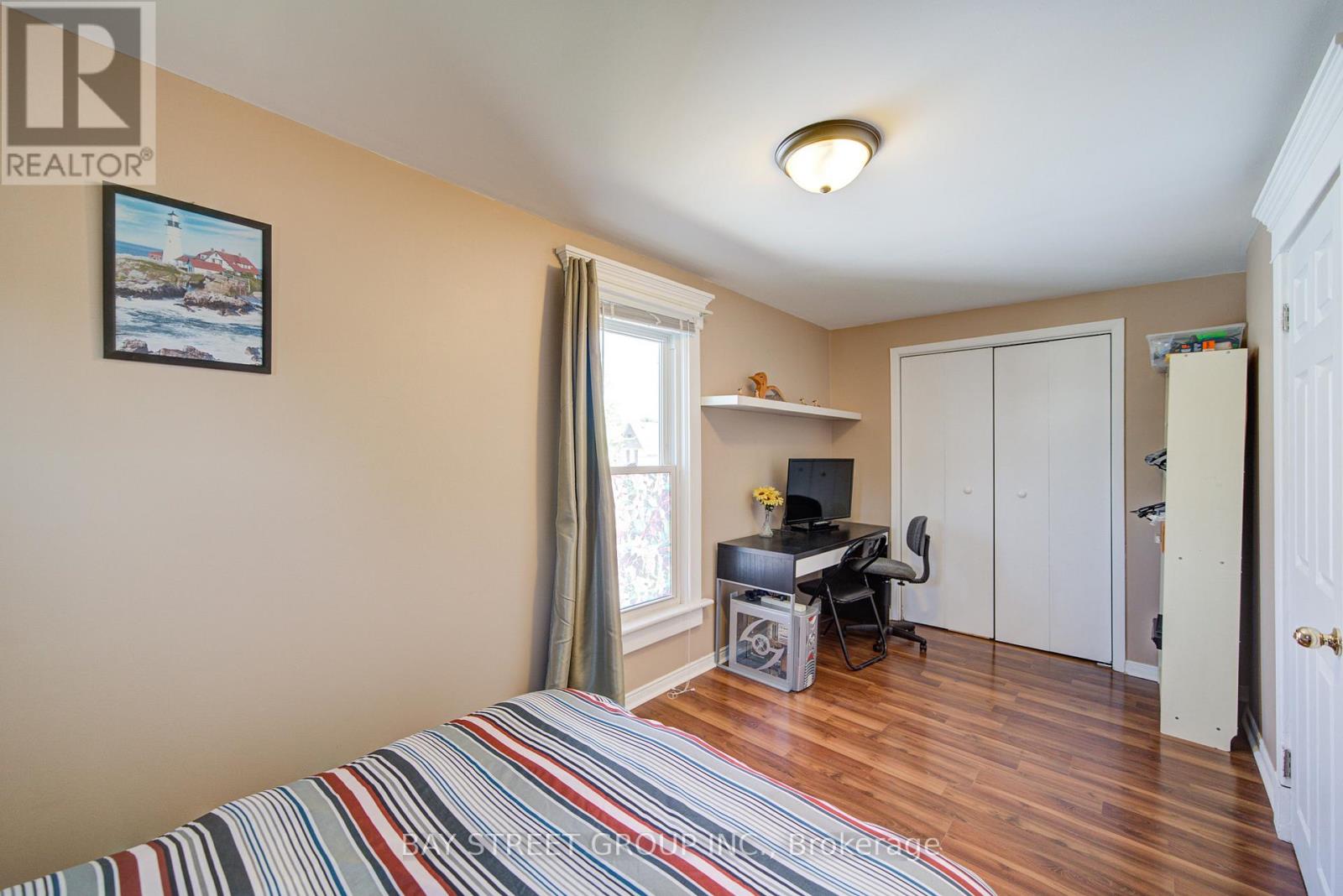 4680 EASTWOOD CRESCENT - 26