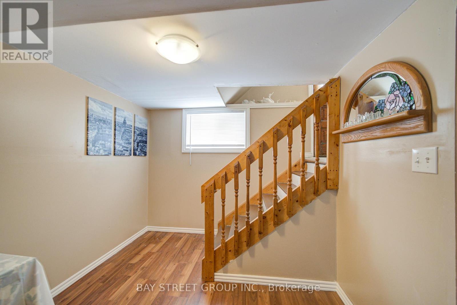 4680 EASTWOOD CRESCENT - 38