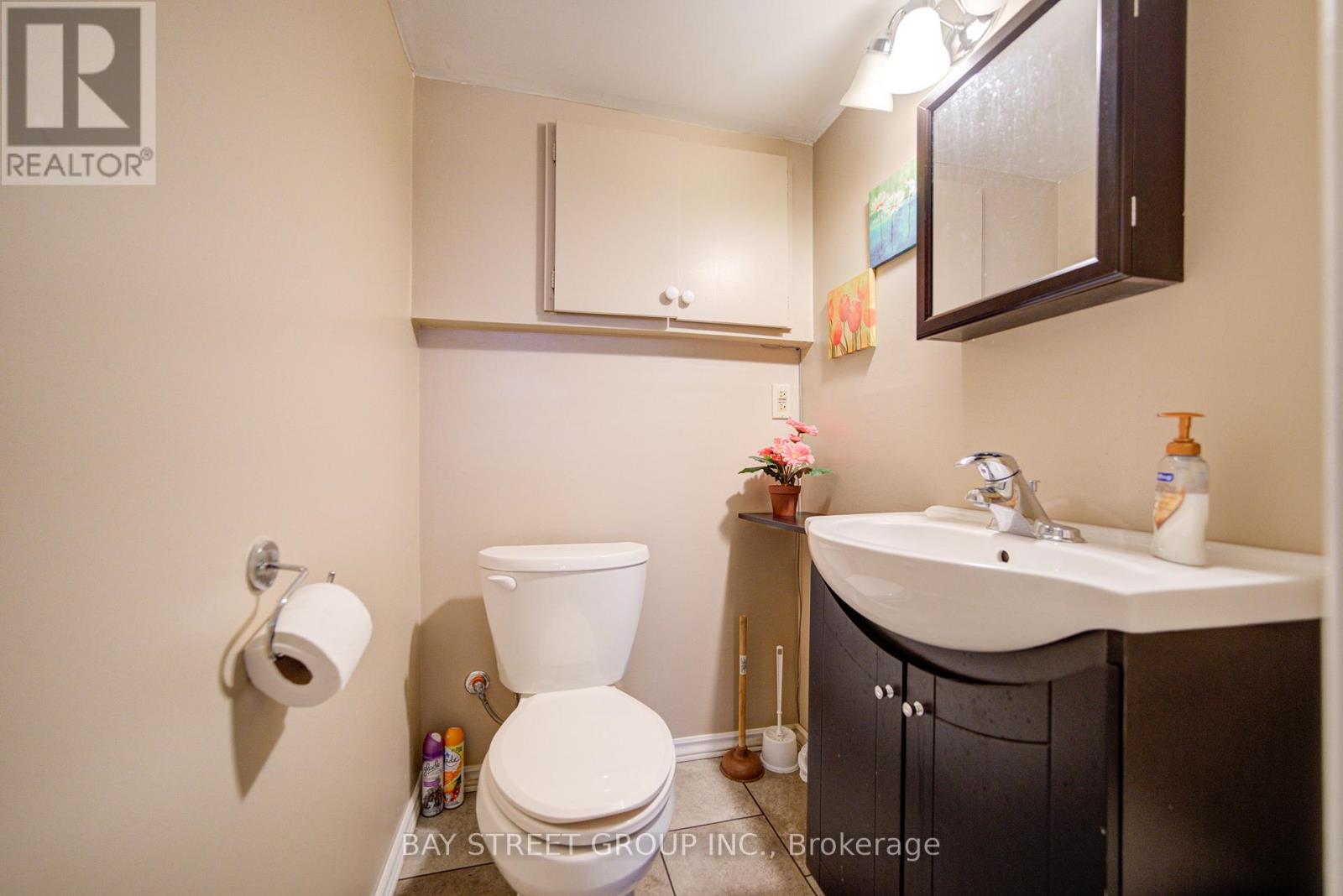 4680 EASTWOOD CRESCENT - 44