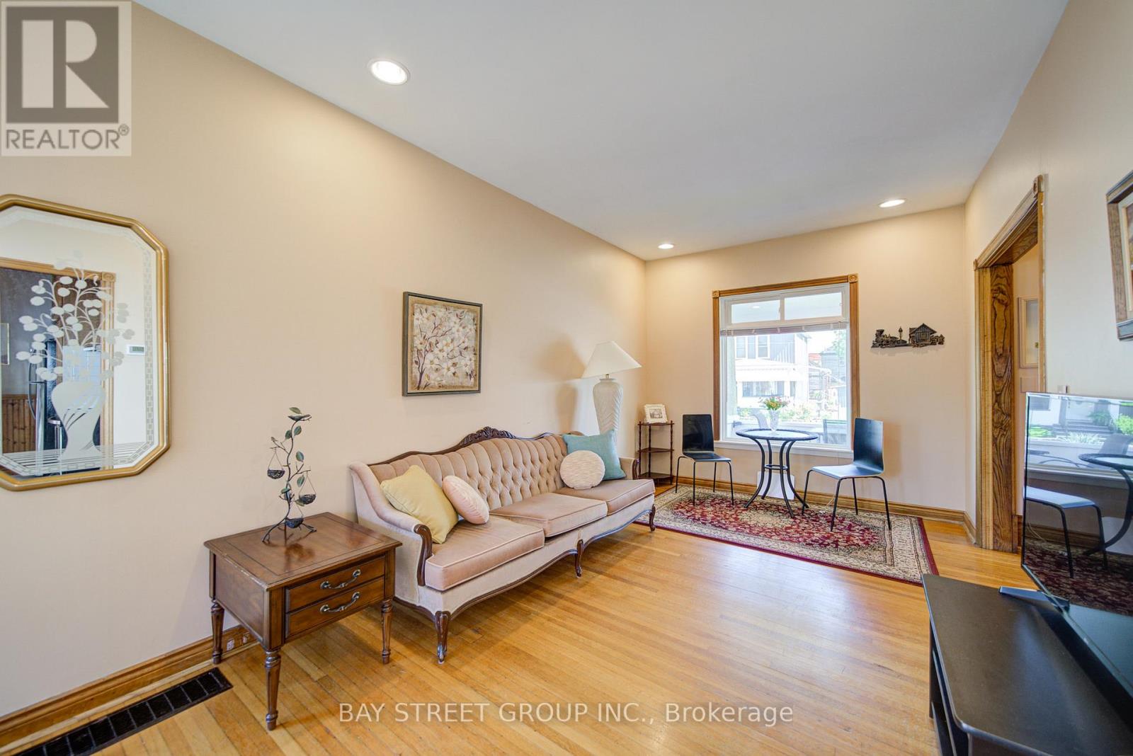 4680 EASTWOOD CRESCENT - 8