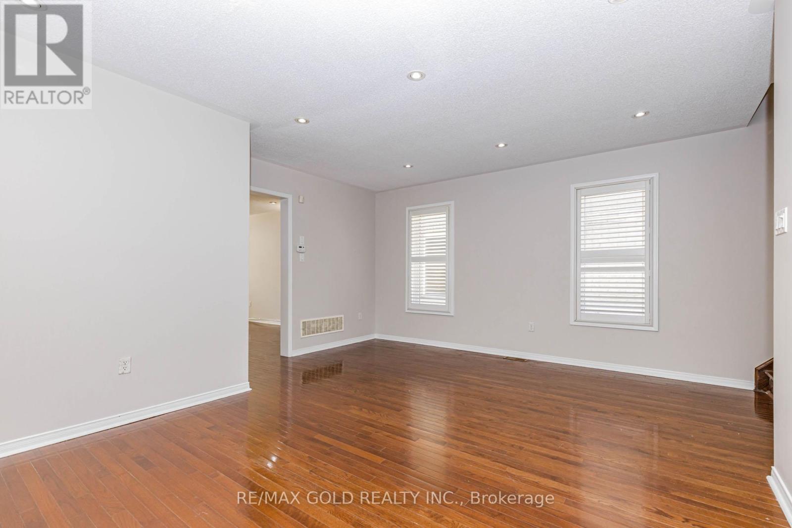 10 PALLESCHI DRIVE - 11