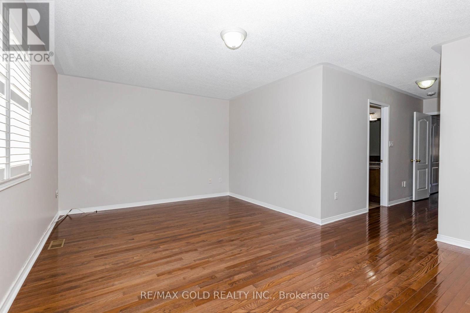 10 PALLESCHI DRIVE - 5