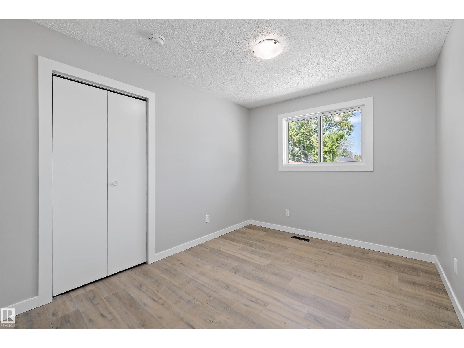 22 HURON DR — photo 24
