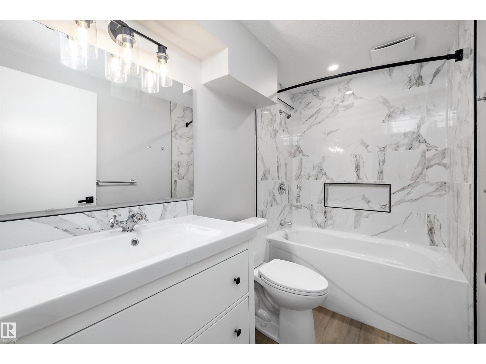 22 HURON DR — photo 42