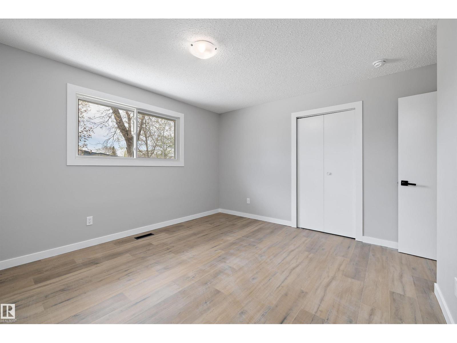 22 HURON DR — photo 32