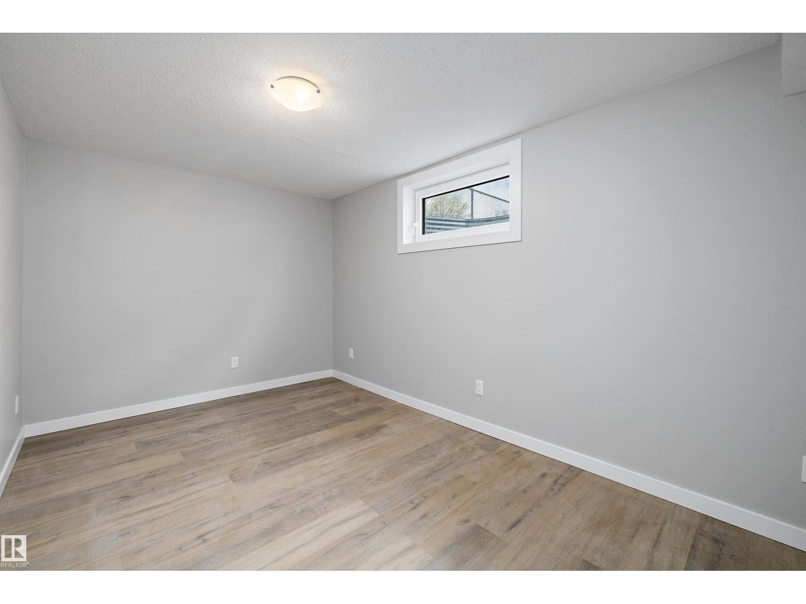 22 HURON DR — photo 54