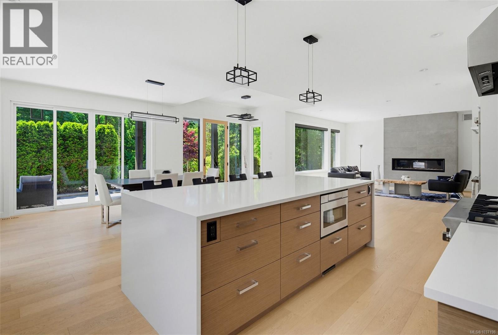 10 Hartland Ave - 12