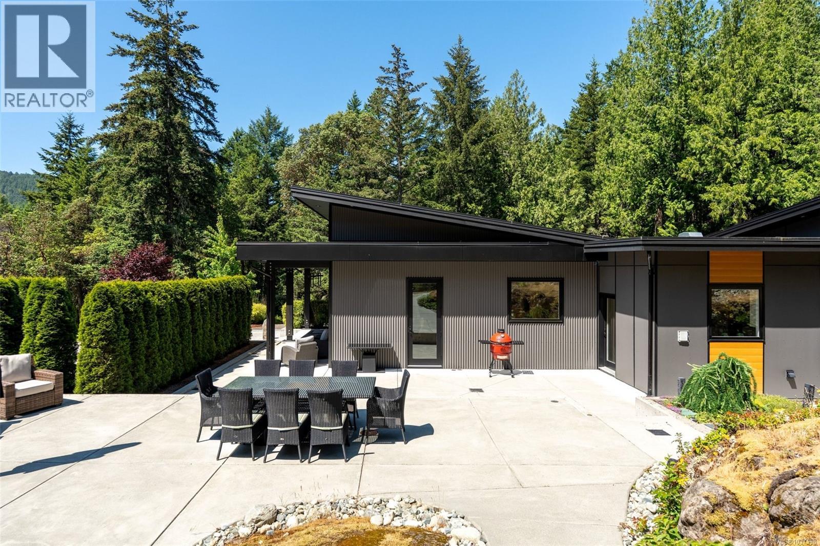 10 Hartland Ave - 42