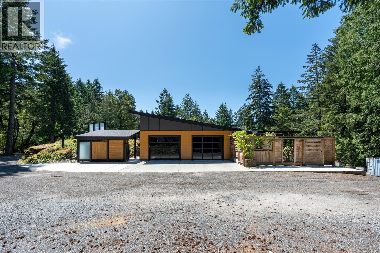 10 Hartland Ave - 52