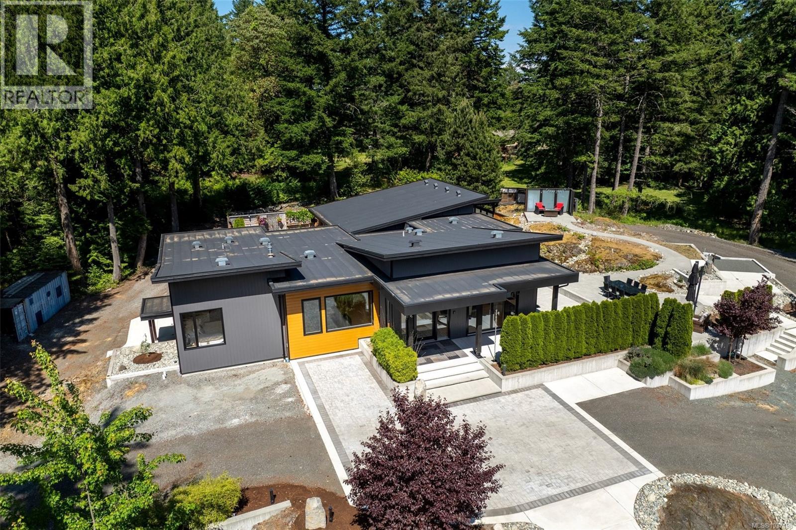 10 Hartland Ave - 55