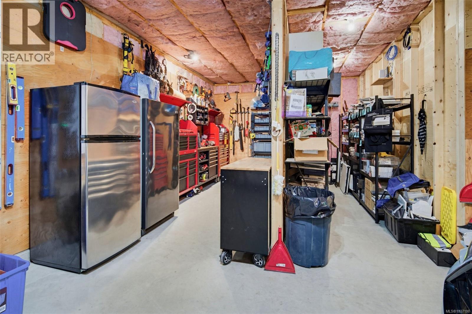 10 Hartland Ave - 51