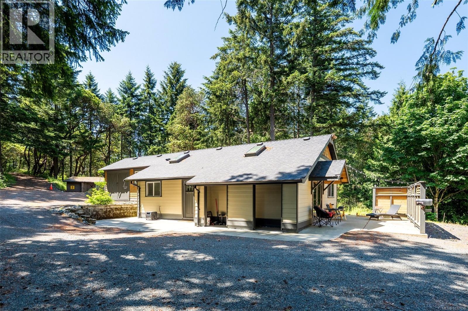 10 Hartland Ave - 58