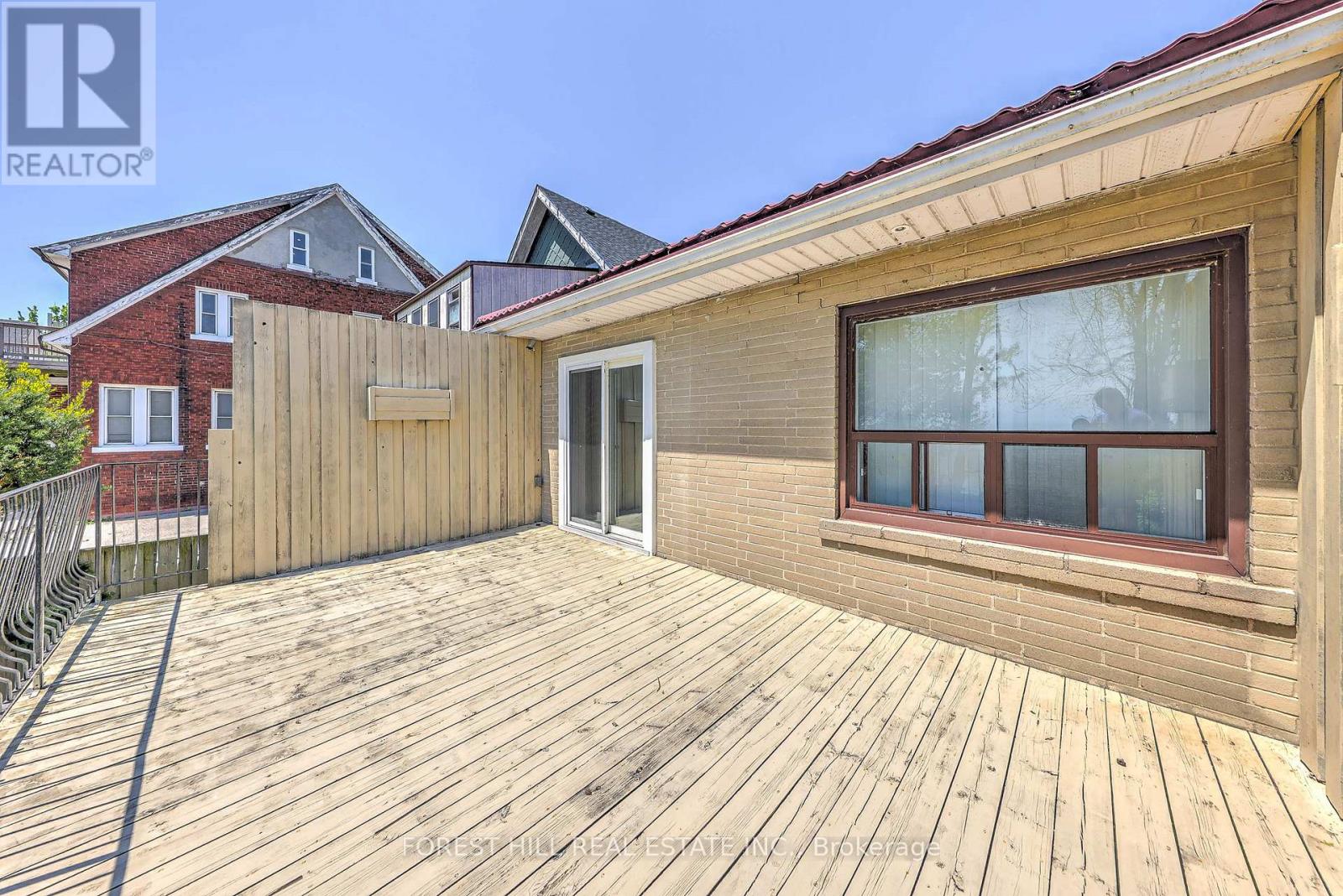 2703 LAKE SHORE BOULEVARD W - 34
