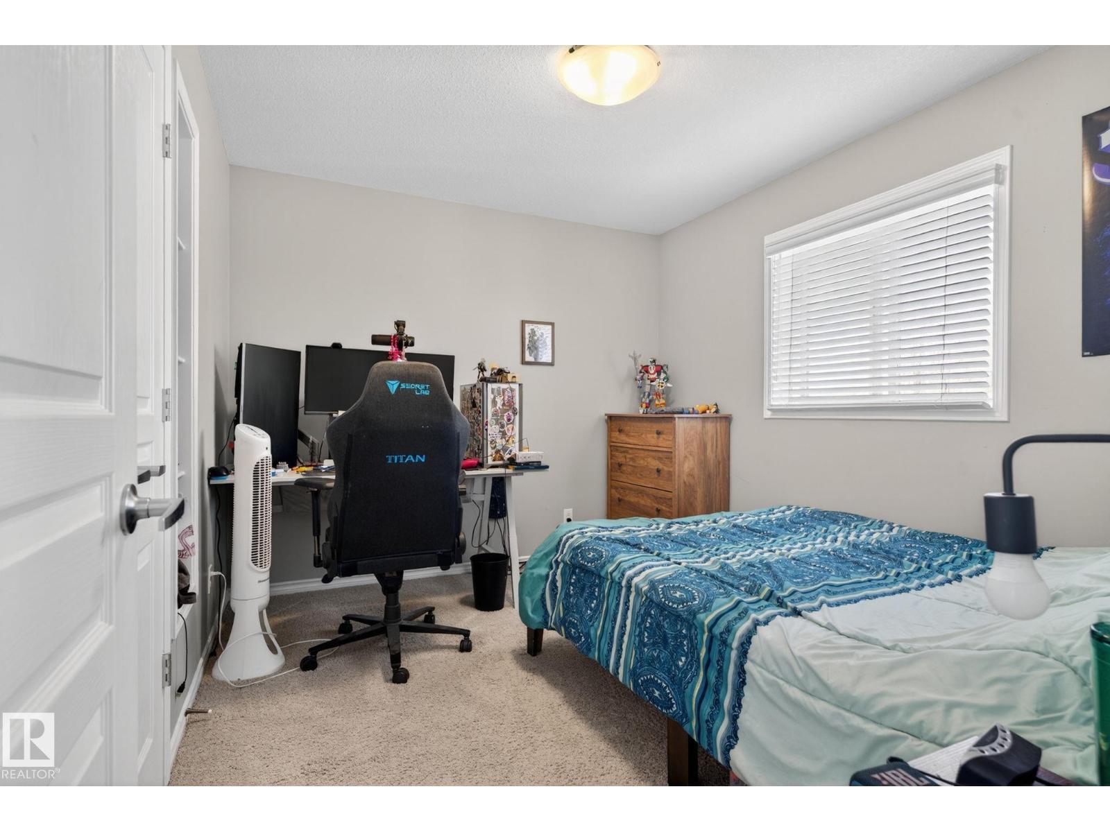 6912 22 AV SW - 25