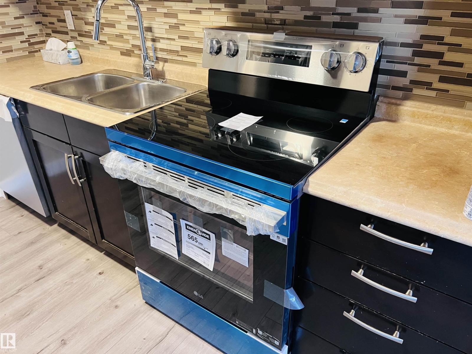 2544 79 ST NW - 7