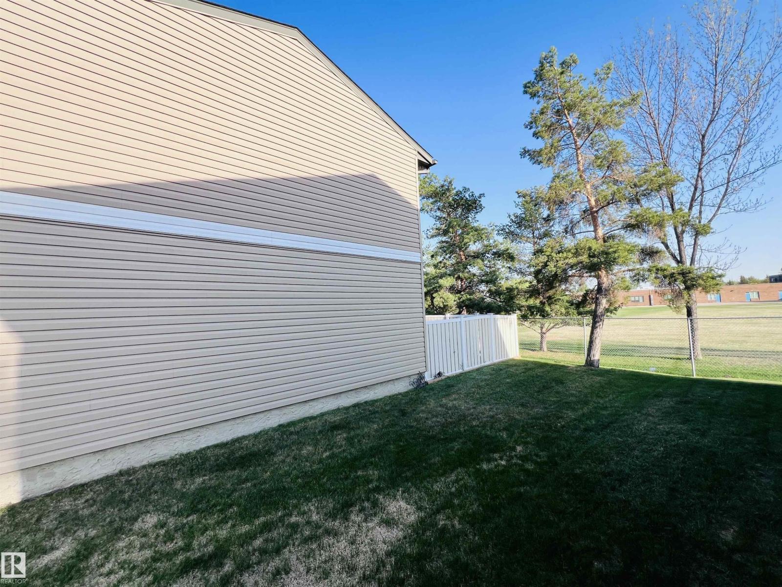 2544 79 ST NW - 29