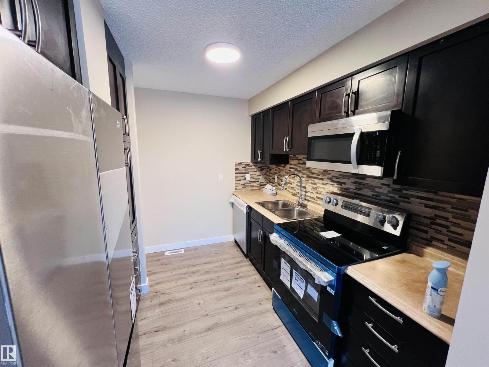 2544 79 ST NW - 4