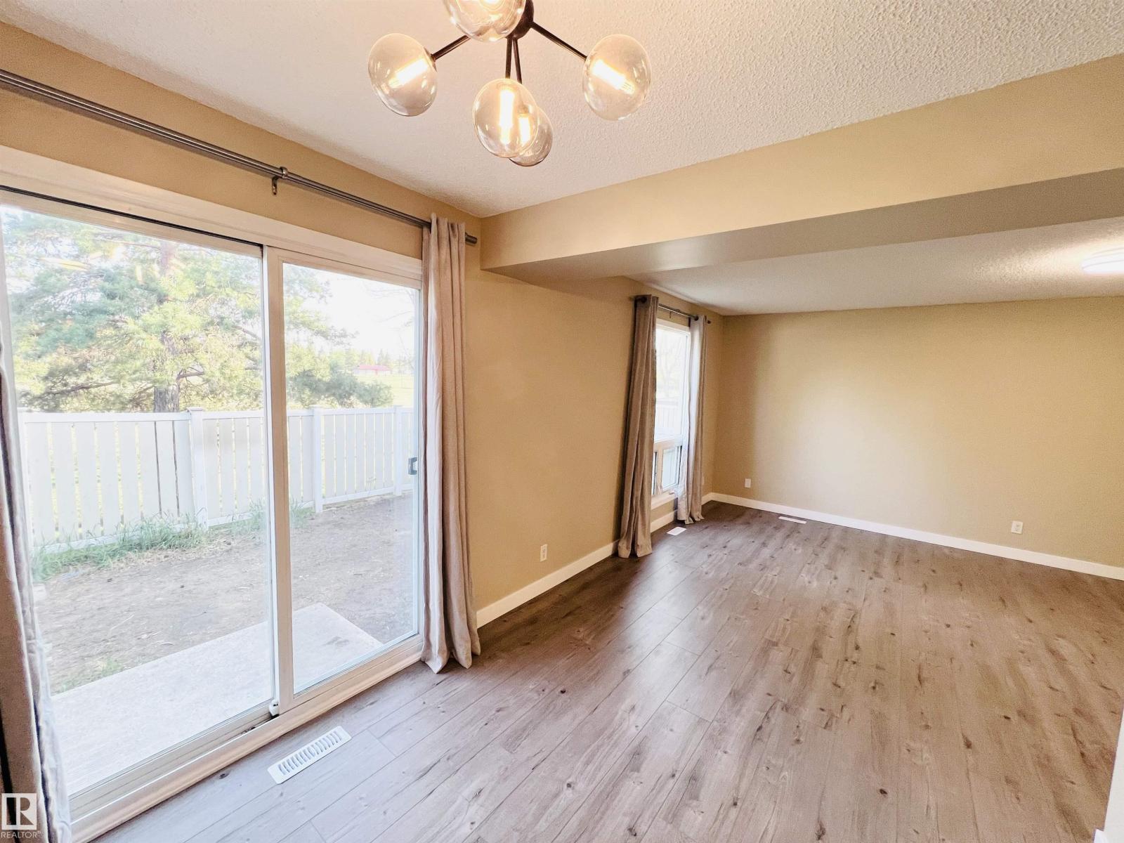 2544 79 ST NW - 11