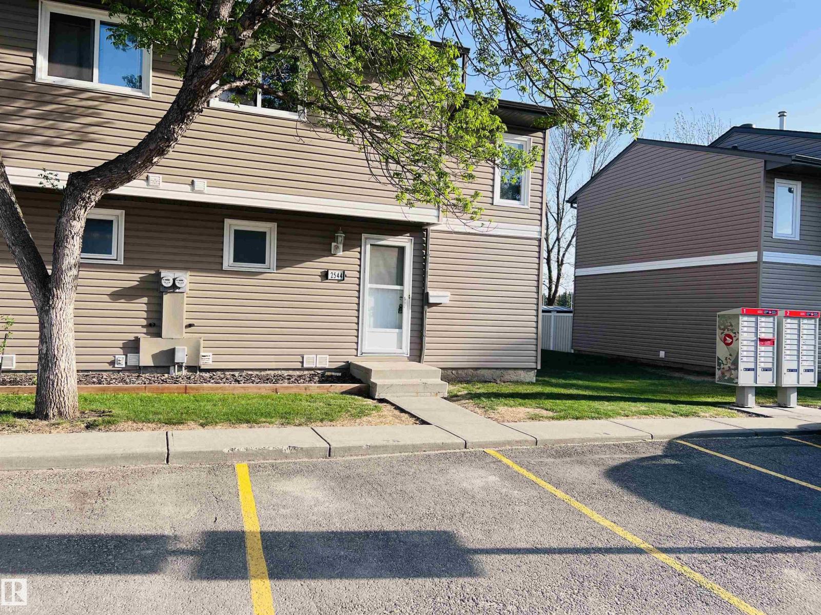 2544 79 ST NW - 2