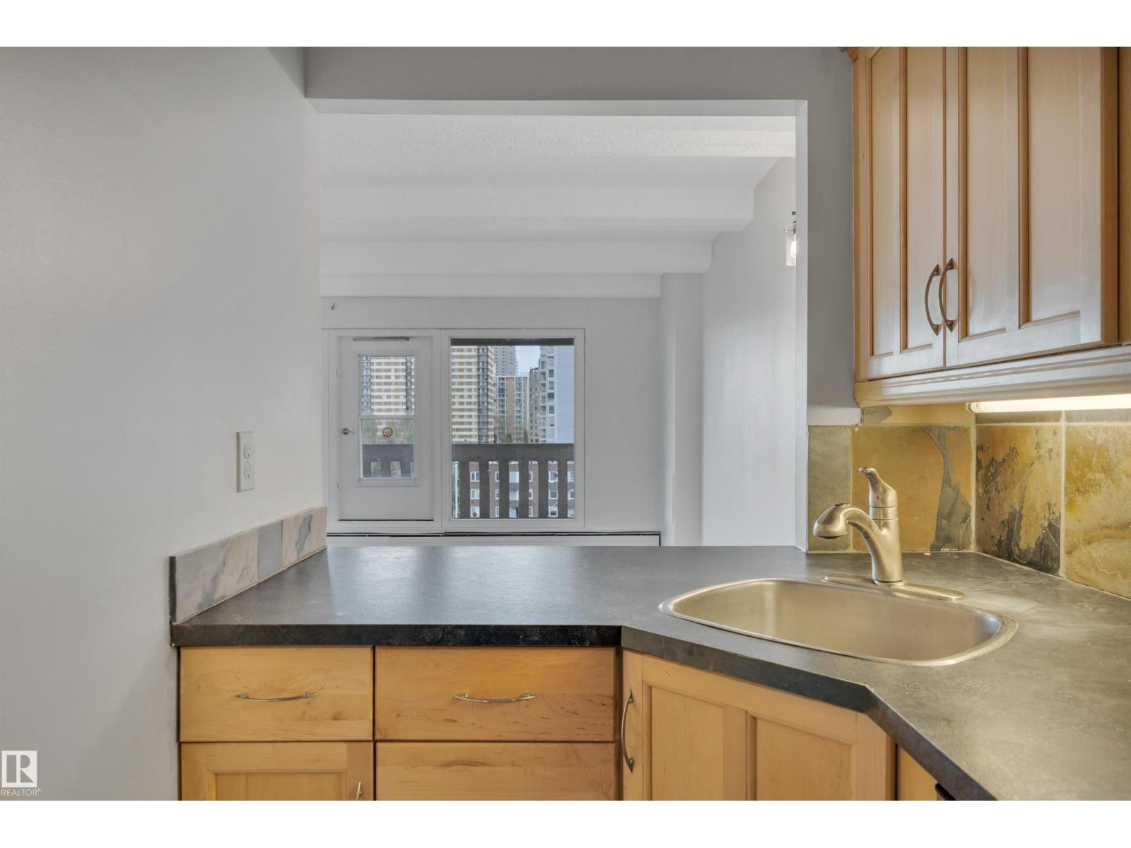 #1907 9918 101 ST NW - 16