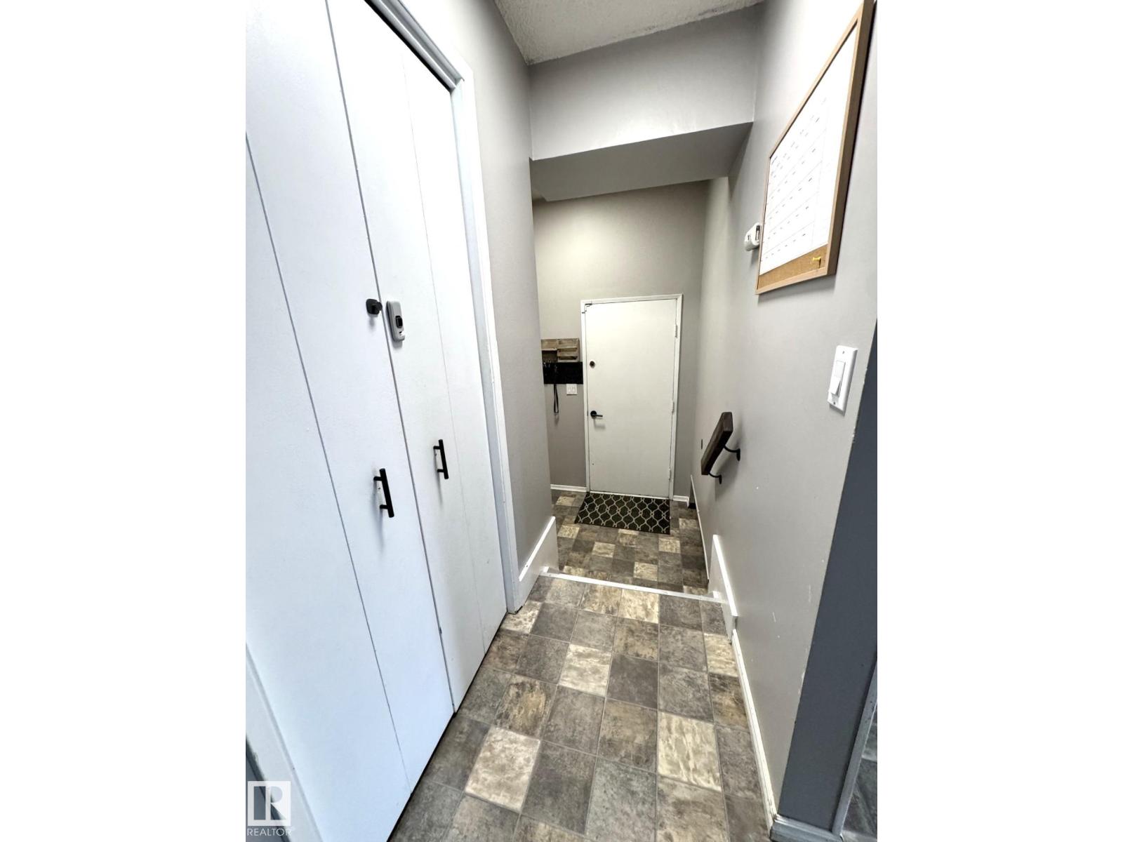 4617 47 AV — photo 13