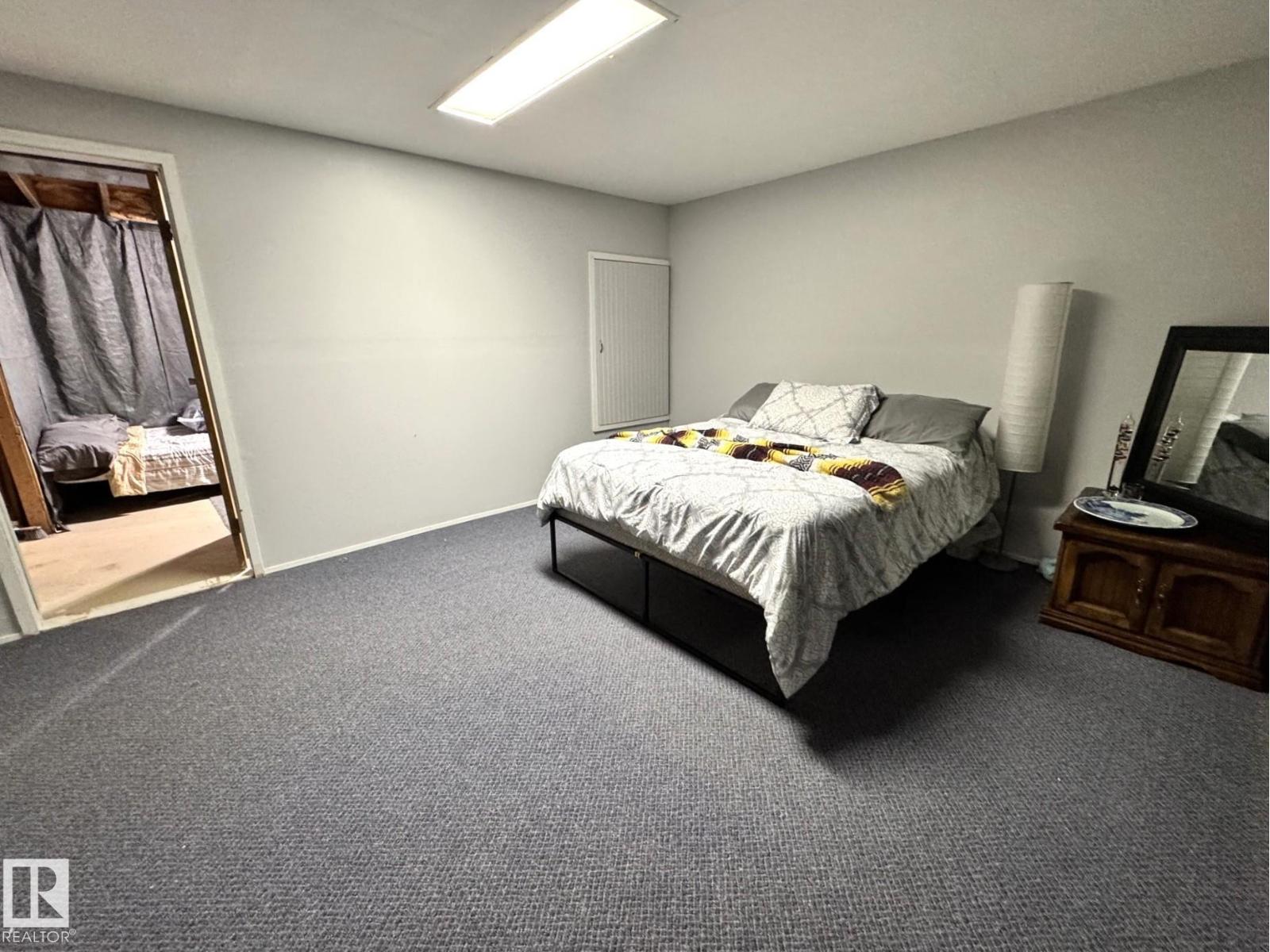 4617 47 AV — photo 15