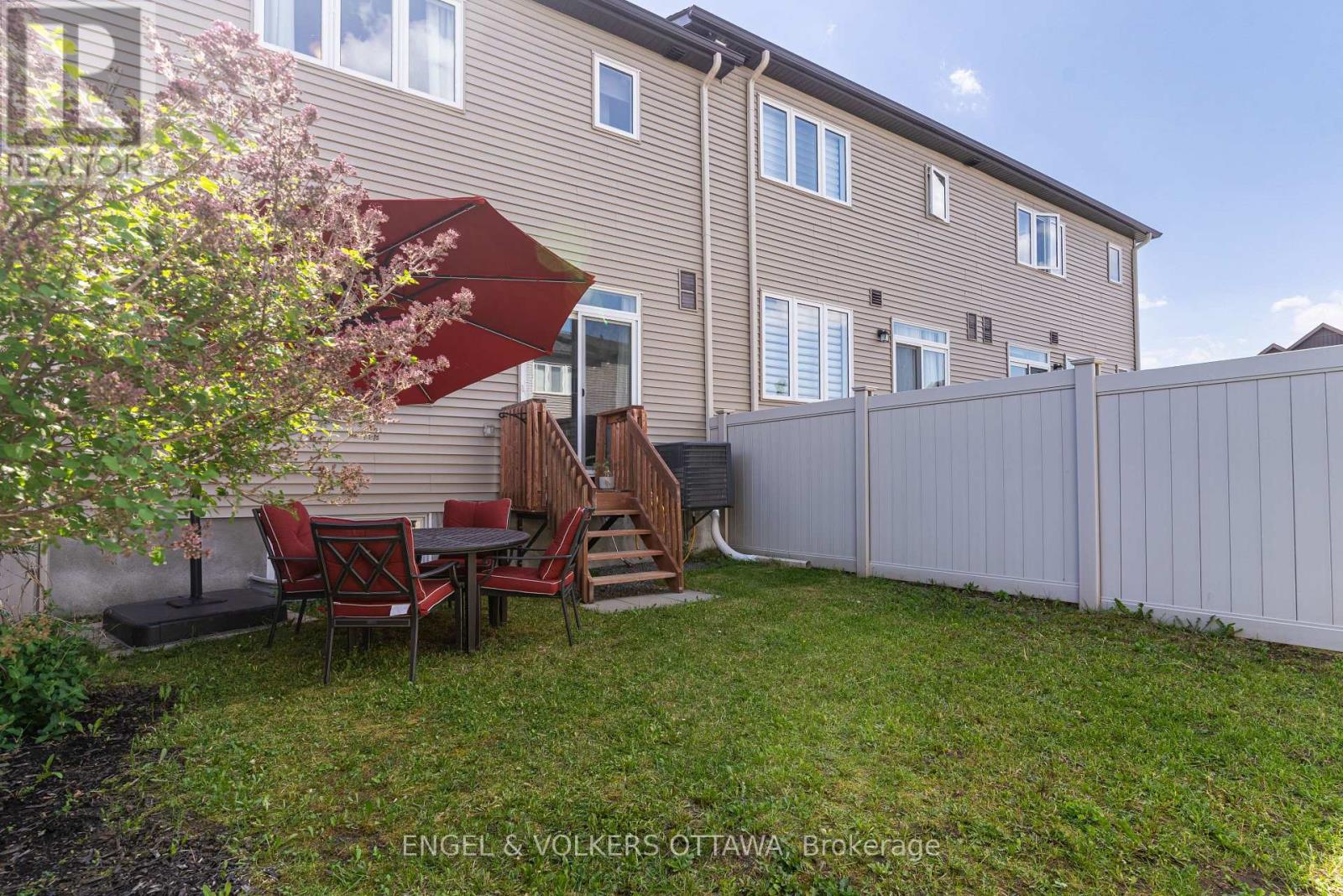 205 GEYSER PLACE - 36