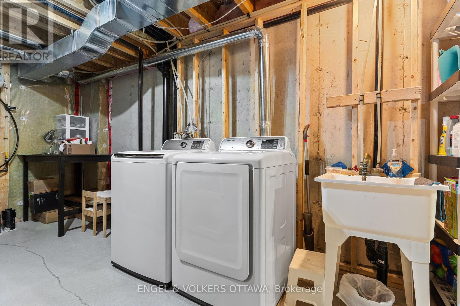 205 GEYSER PLACE - 34