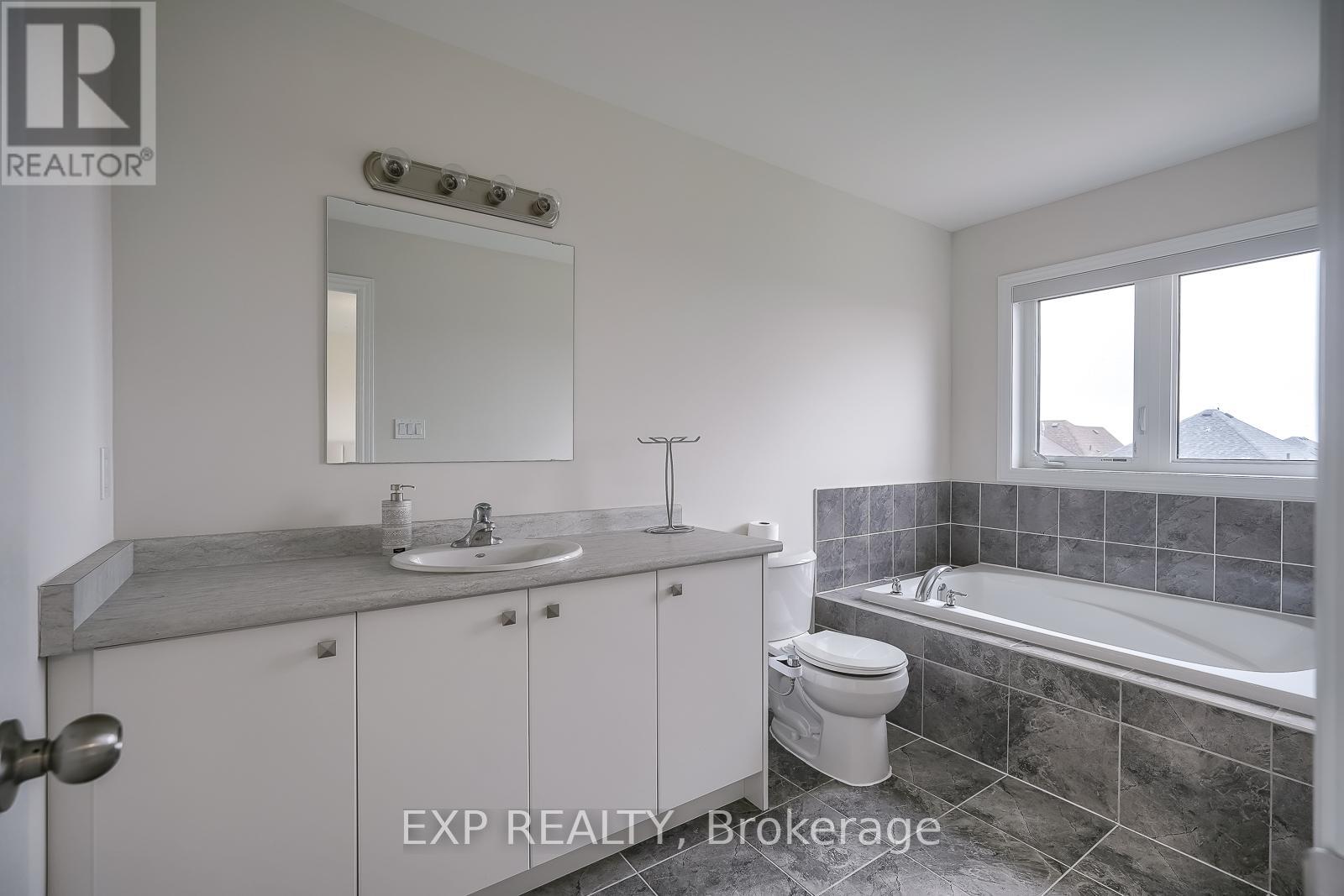 1020 MATTHEW MURRAY CRESCENT - 26