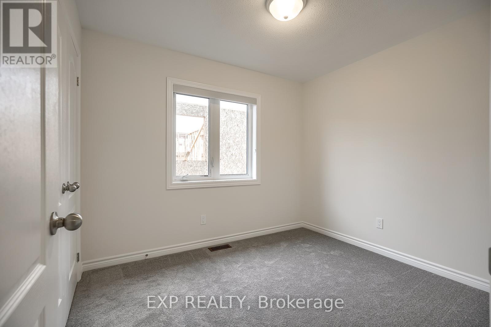 1020 MATTHEW MURRAY CRESCENT - 28