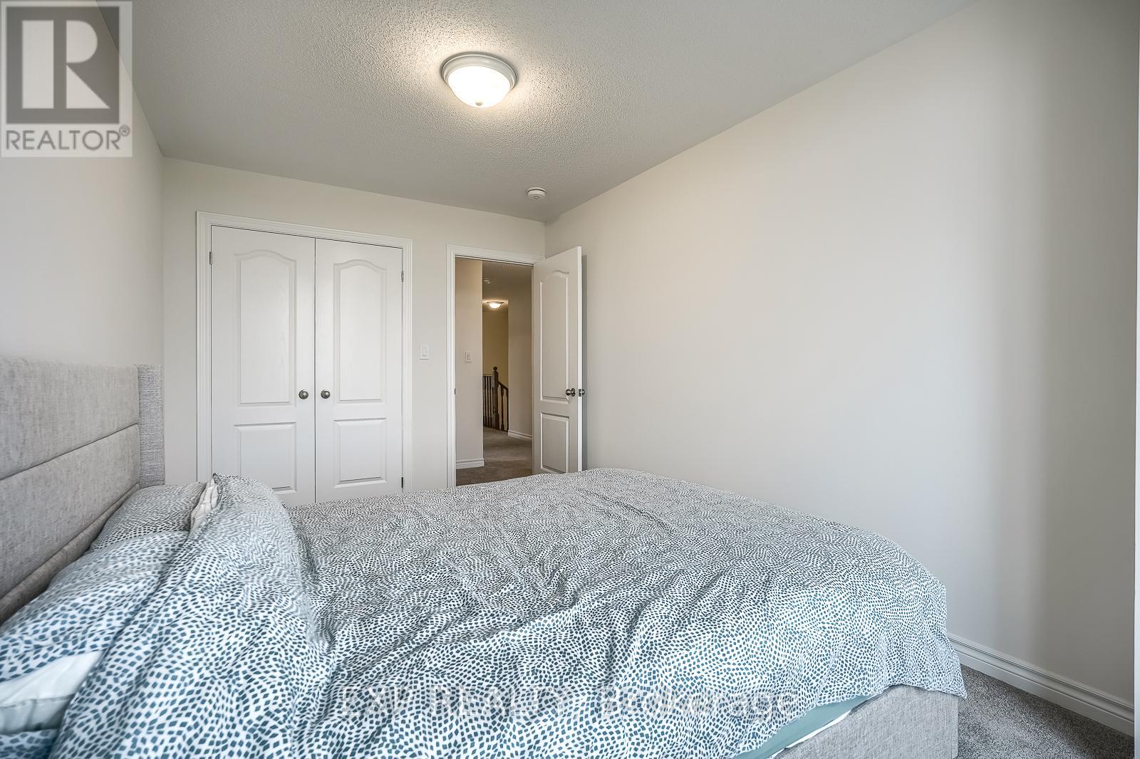 1020 MATTHEW MURRAY CRESCENT - 32