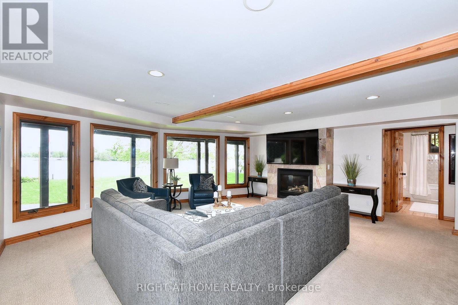 9 LAWSON COURT - 32