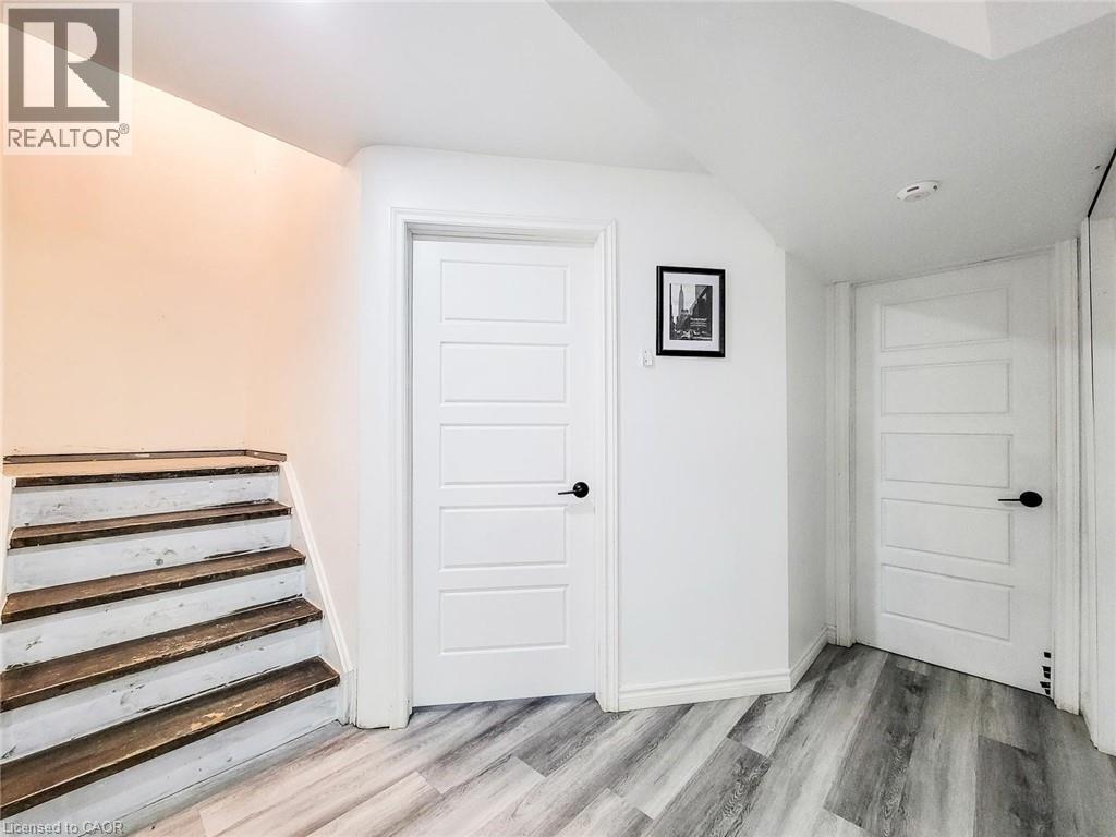3 COOKE Avenue - 25